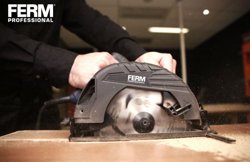 FERM CSM1041P - Okružní pila 1050W, 190 mm