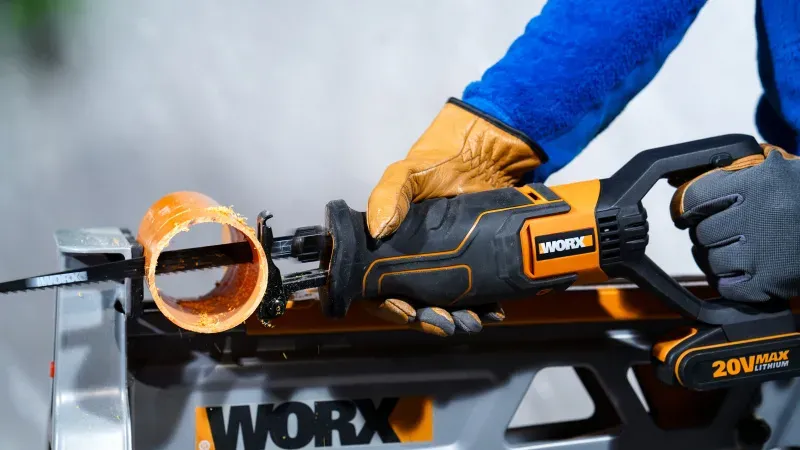 WORX WX500 - Aku pila ocaska 20V, 1x2.0Ah - Powershare